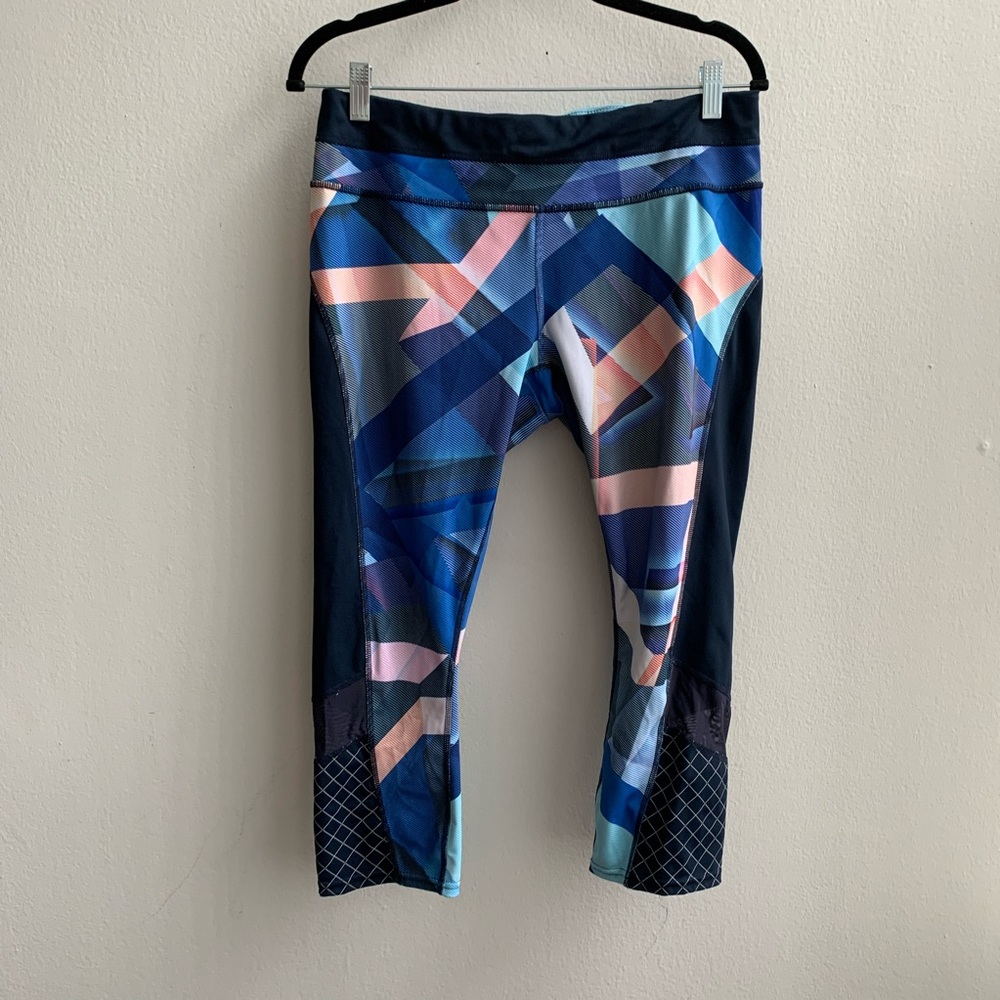 Athleta Electric Geo Sonar Capri Legging Sz Large - Picture 1 of 8
